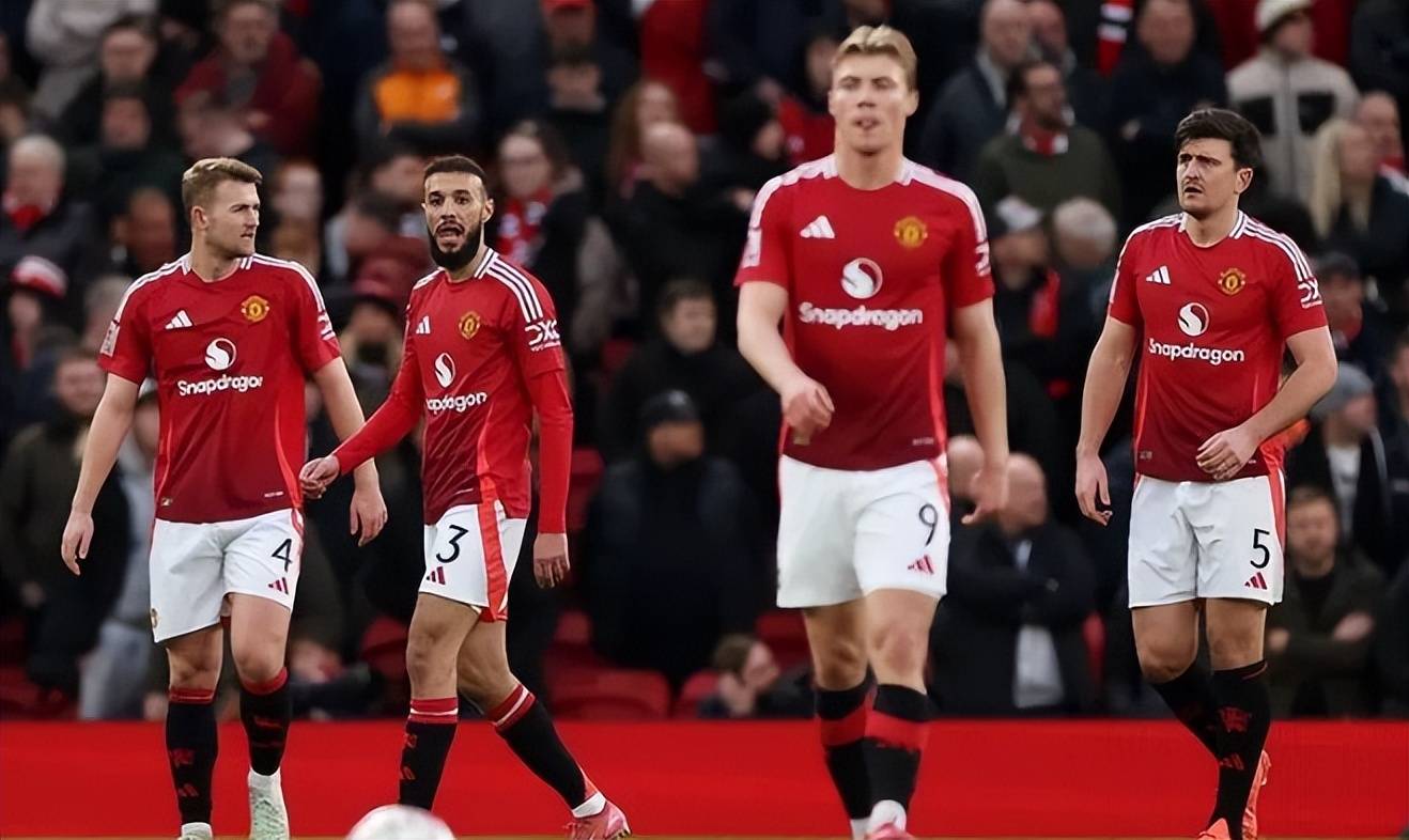 曼晚：部分球员不满阿莫林的战术打法，谢什科可改变这一局面（曼晚：更衣室对阿莫林战术存不满，谢什科被看好扭转局势）