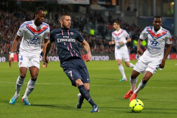 佩莱格里尼：塞维利亚落后时球迷往球场投掷杂物，这样不对（佩莱格里尼批评塞维利亚球迷：球队落后就向场内投掷杂物是不对的）