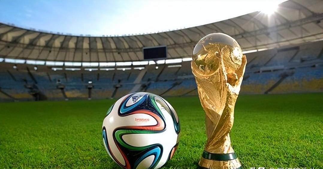 判决书：原天津泰达球员白某峰因受贿判有期徒刑一年，缓刑一年（判决书显示：前天津泰达球员白某峰因受贿获刑一年，缓刑一年）